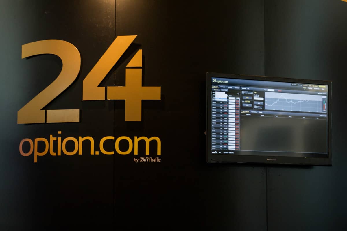 Number 24 next to a flat screen tv, iGaming 2014, Mode Media