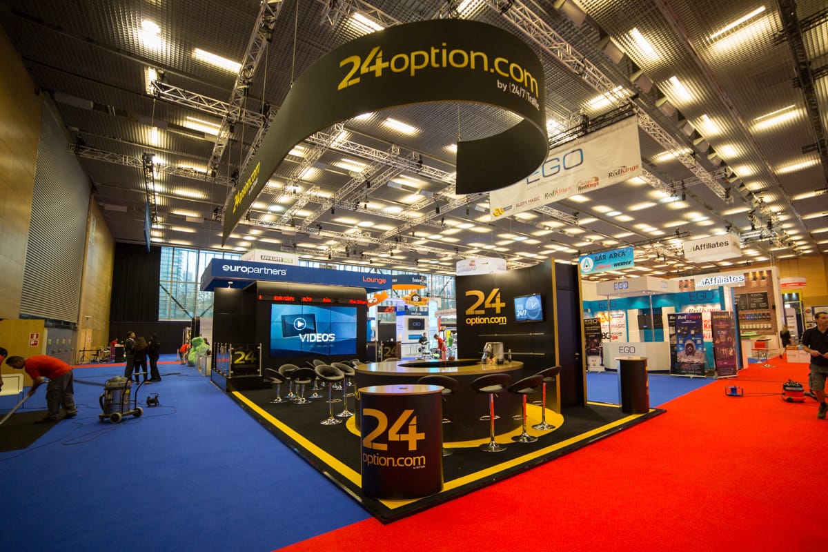 24Option station, iGaming 2014, Professional Photography Services