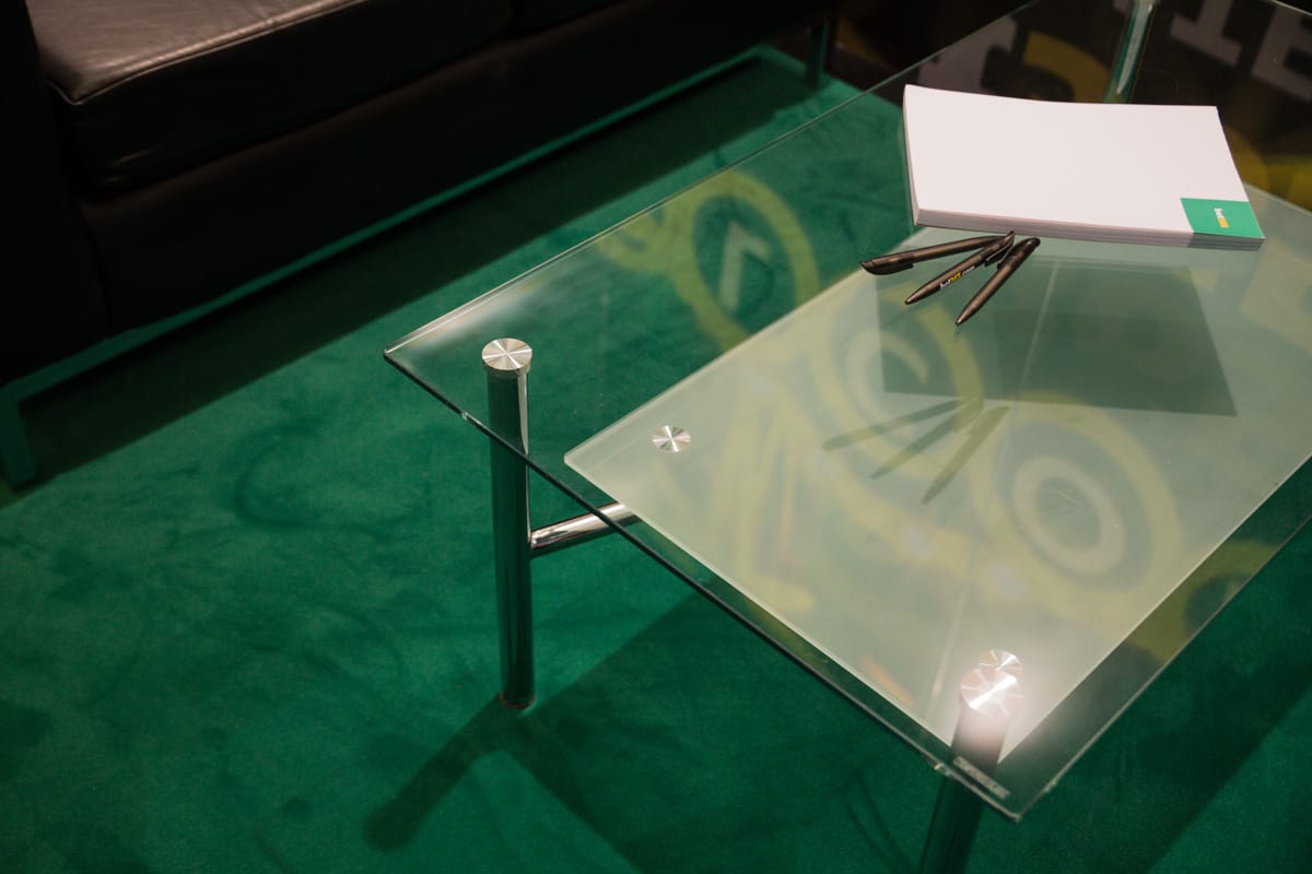Paper and pens on a cristal table, iGaming 2014, Mode Media, Audiovisual Productionº