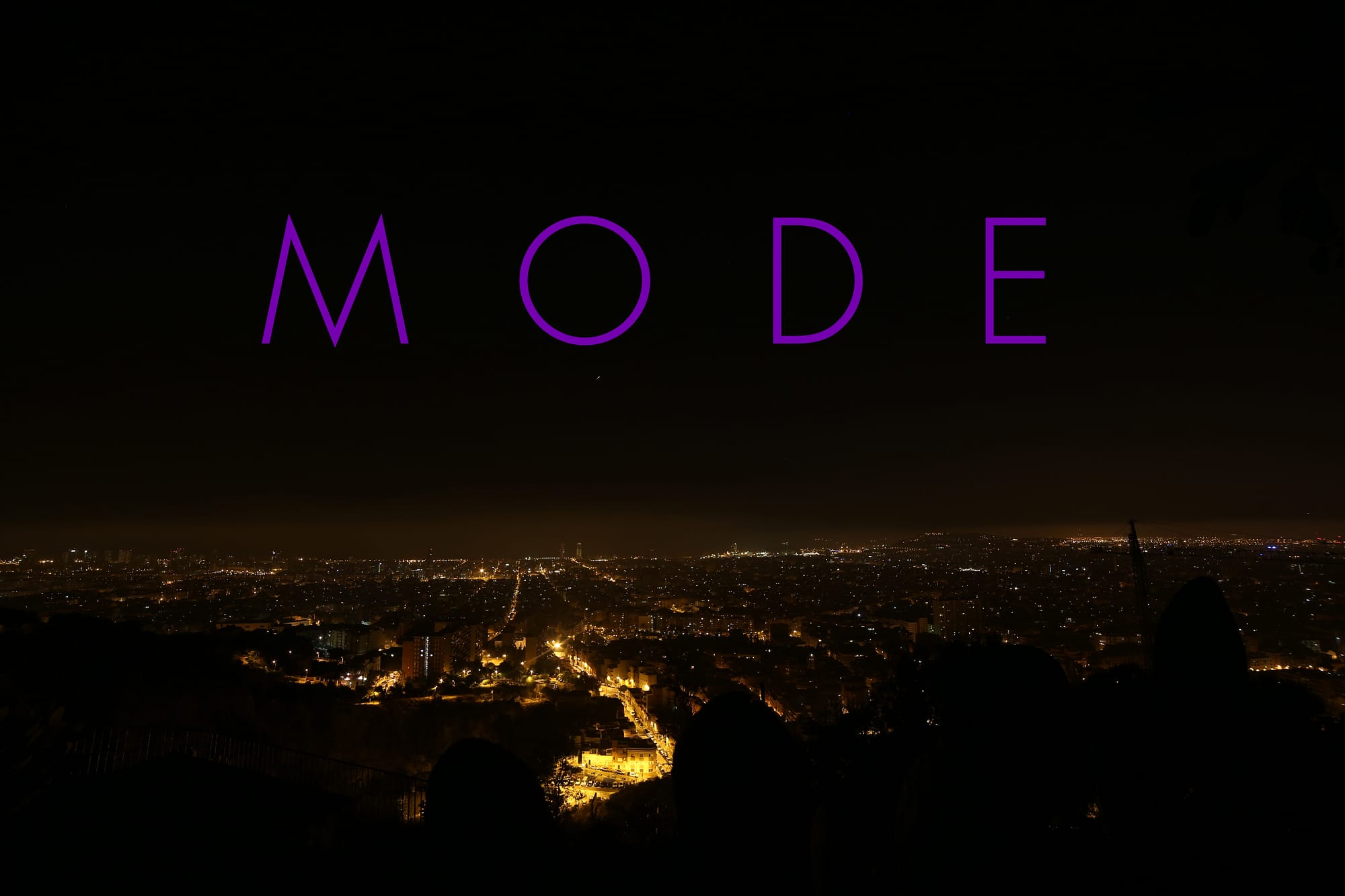 Plano general de Barcelona por la noche, Mode Media