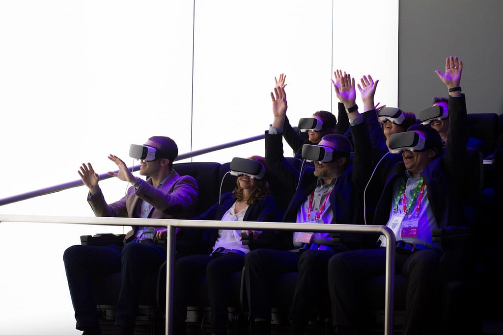 Crowd using 3D Virtual Reality Headset